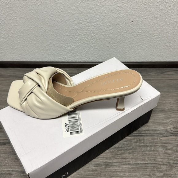 ALFANI Womens Ivory Knotted Strap Cushioned Niah Square Toe Kitten Heel - Picture 6 of 6